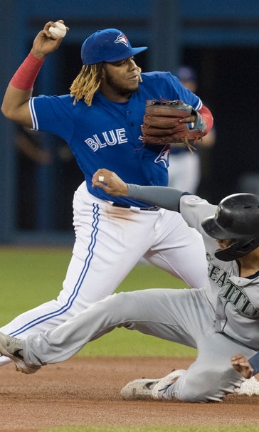 Jays rookie Guerrero leaves game with sore left knee